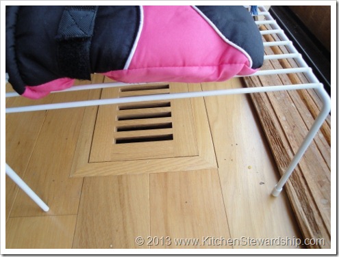 Best Way to Dry Winter Mittens and Hats (1) (475x356)