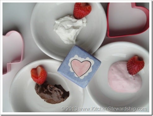 Strawberries with Healthy Dip for Valentine's Day (6) (475x356)