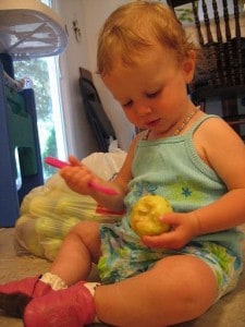 lovey-girl-asce This is how to make applesauce if you're a one-year-old...