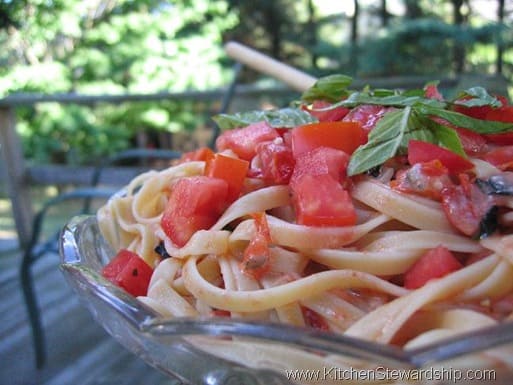 tomato basil pasta salad potluck dish
