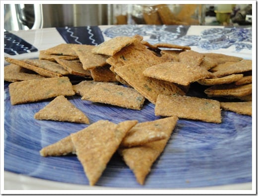 sourdough tomato basil crackers (2)