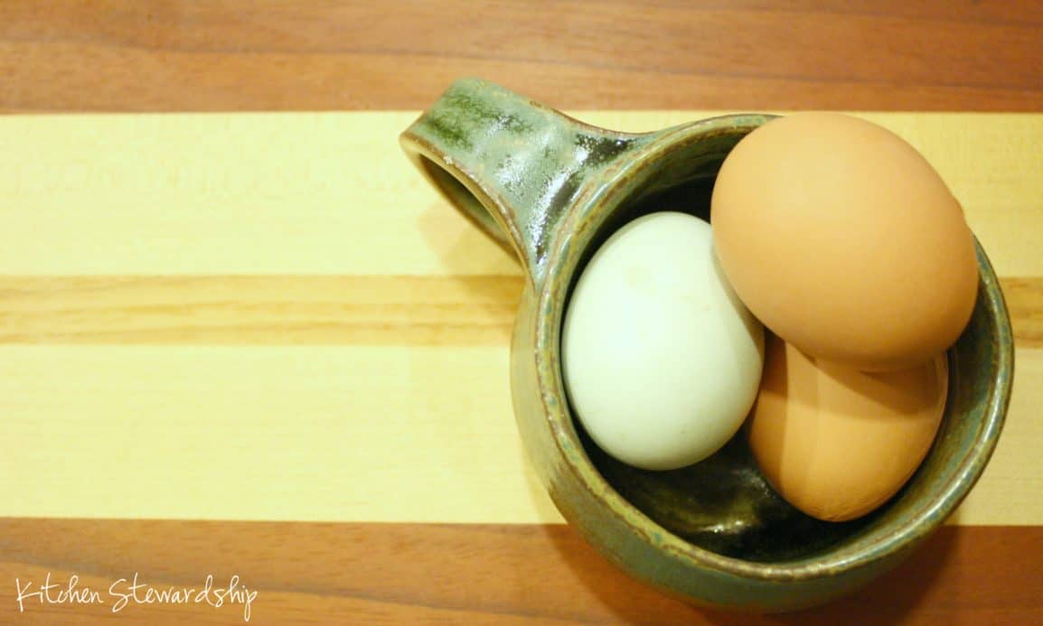 This easy breakfast hash recipe is perfect for your Paleo or Whole30 diet. No reason to get sick of eggs - yum! Paleo Sweet Potato, Broccoli, and Egg Hash